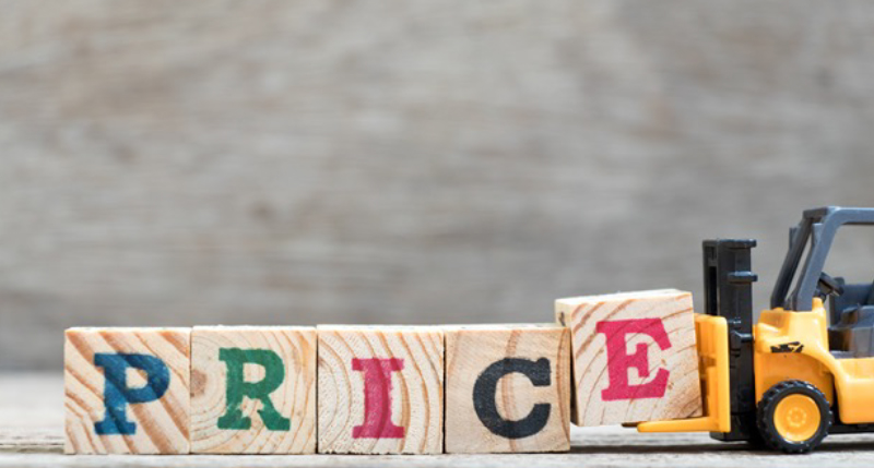 PRICEの一文字ずつが書かれた期のブロック